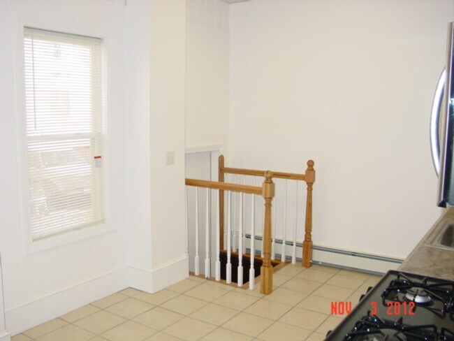Building Photo - 545 Revere St