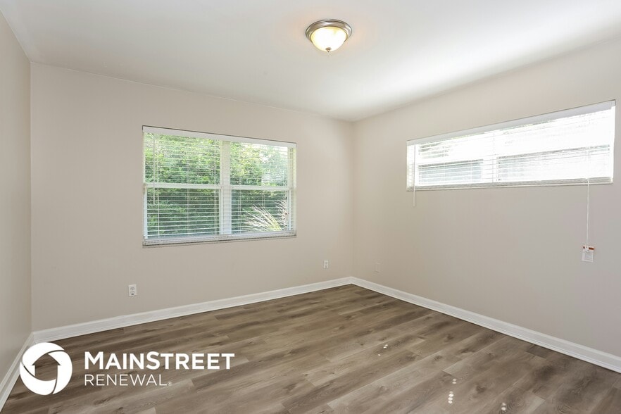 Building Photo - 1217 Brookmont Ave E