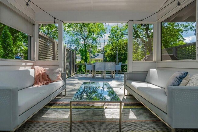 Building Photo - 242 Haralson Ave NE