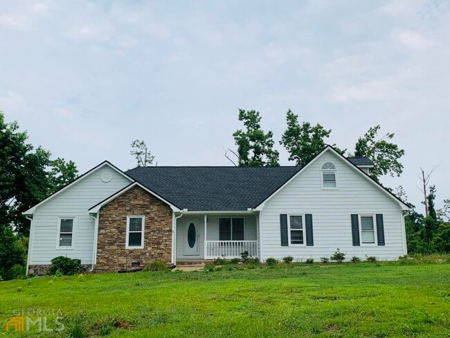 Building Photo - 61 Garden Hills Dr
