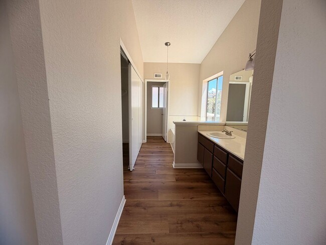 Building Photo - 12658 Heartleaf St