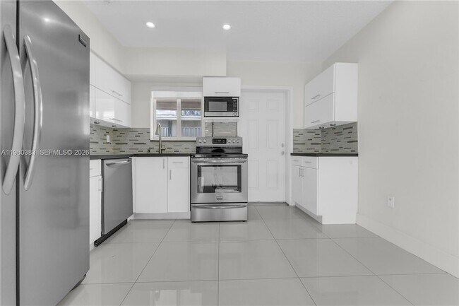 Building Photo - 5271 NW 5th St