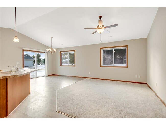 Building Photo - 463 Martin Way