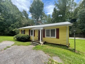 Building Photo - PRE-LEASING FOR JULY 22ND 2026!