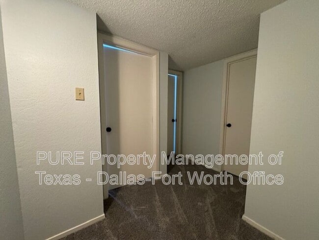 Building Photo - 625 Timberline Dr