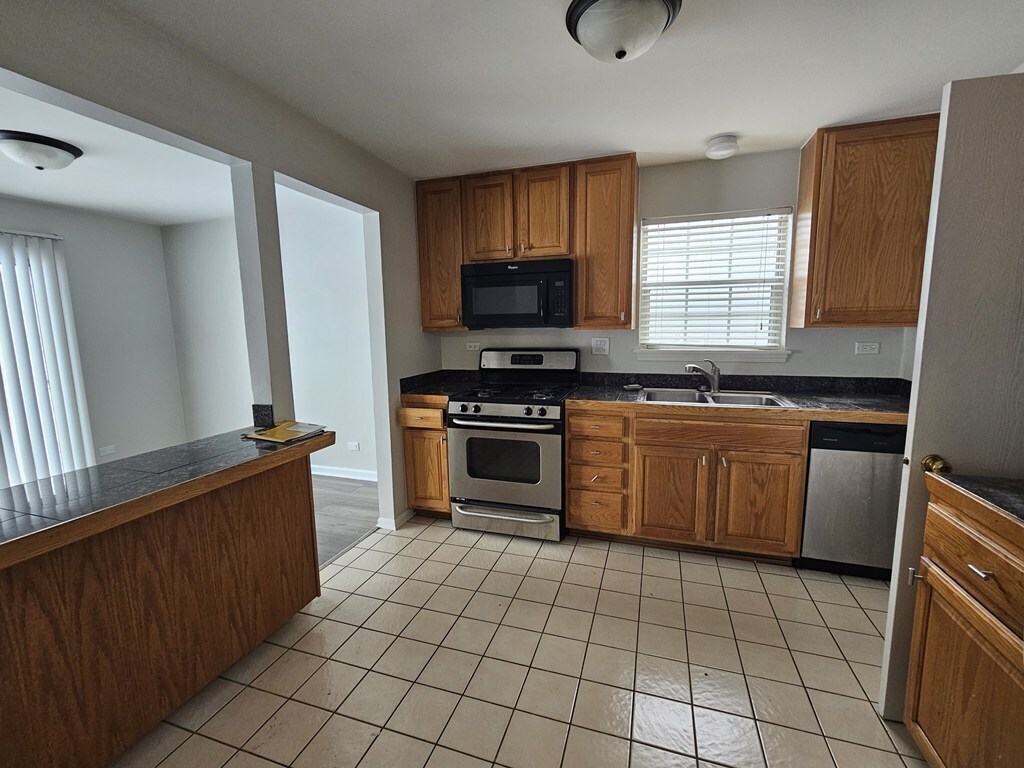 Building Photo - 1241 Bradwell Ln