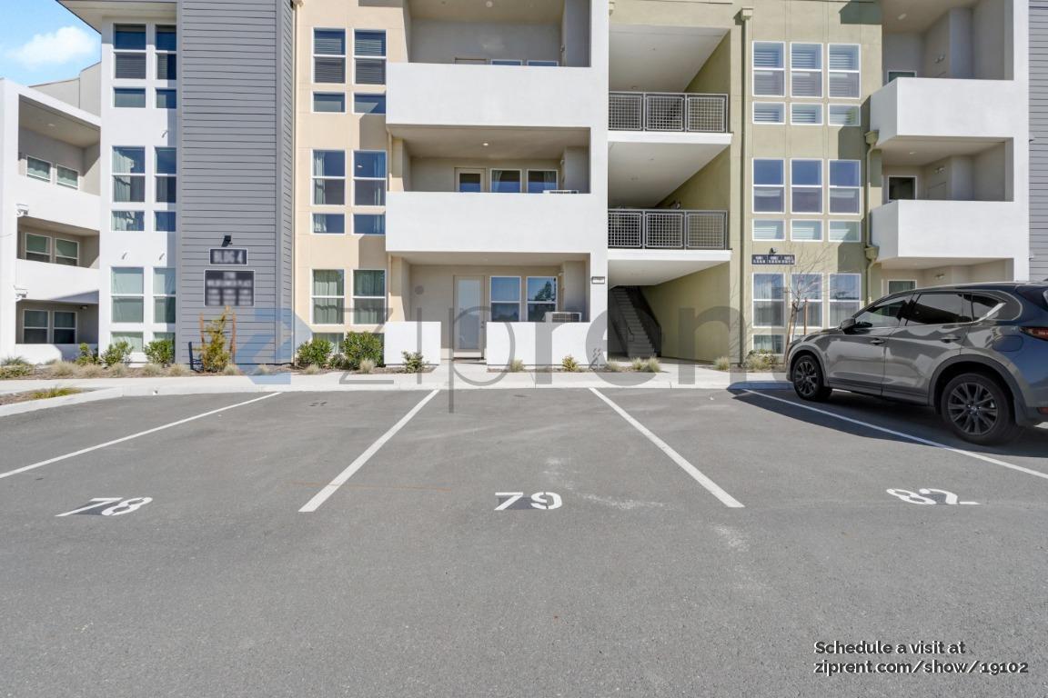 Building Photo - 2700 Wildflower Sta Pl