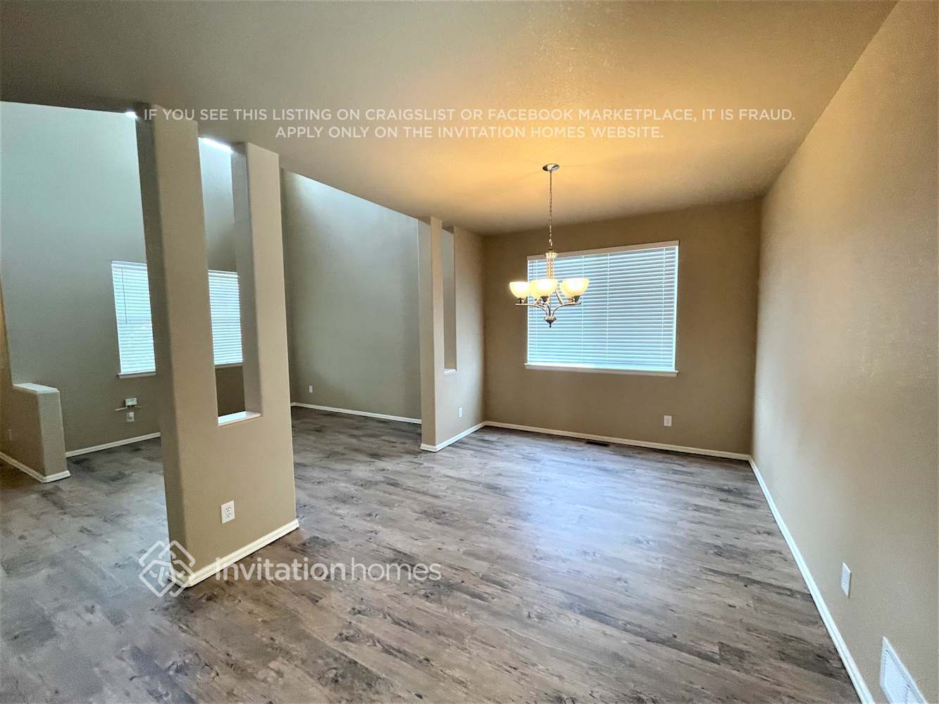 Building Photo - 12386 Roslyn Way