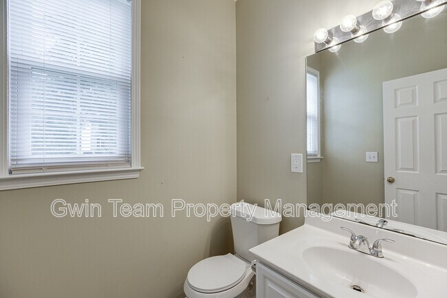 Building Photo - 305 Leatherman Ct