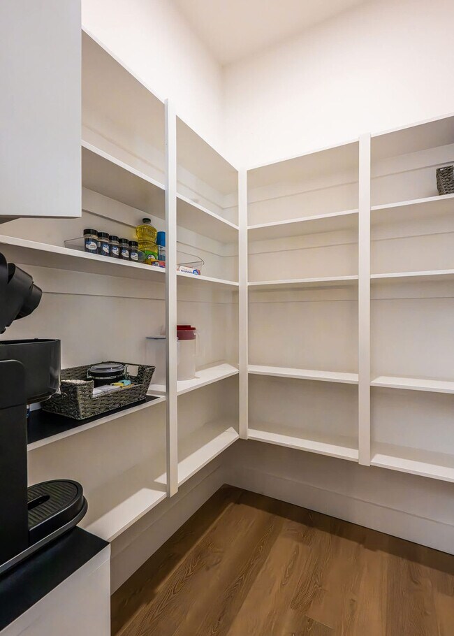 Building Photo - 3373 Mountain View Blvd