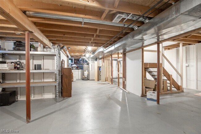 Building Photo - 7528 Lakedge Ct