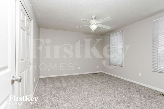Building Photo - 3226 S Canal Way