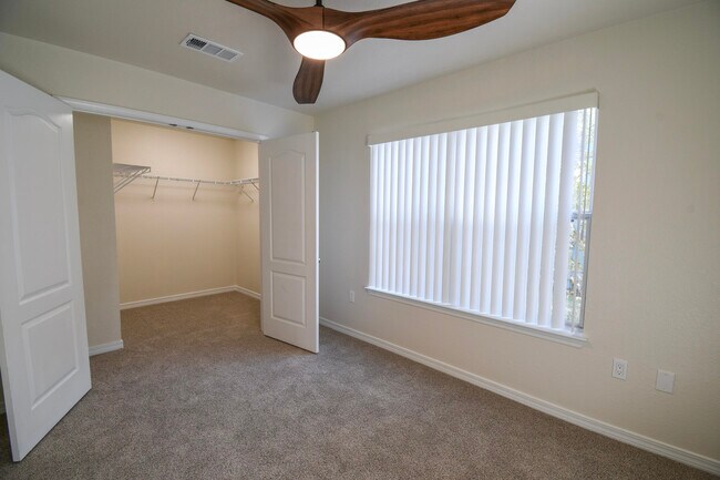 Building Photo - 735 Loblolly Bay Dr