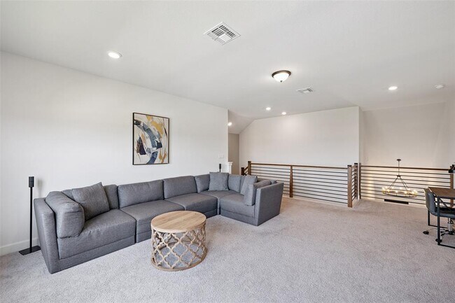 Building Photo - 6908 Empresa Dr