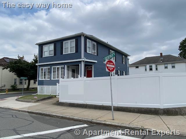 Building Photo - 122 Frederick Ave