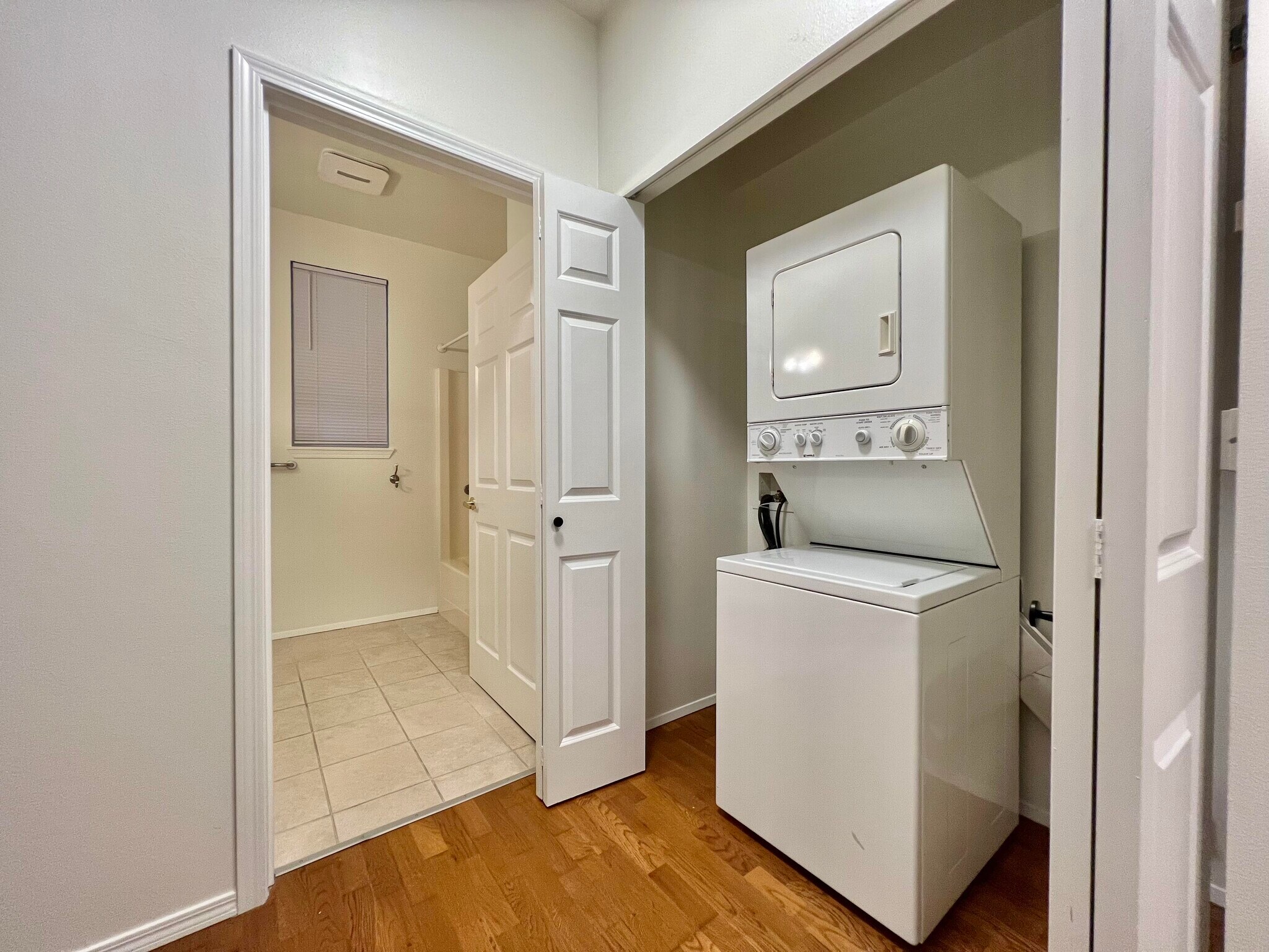 Building Photo - 12712 Admiralty Way