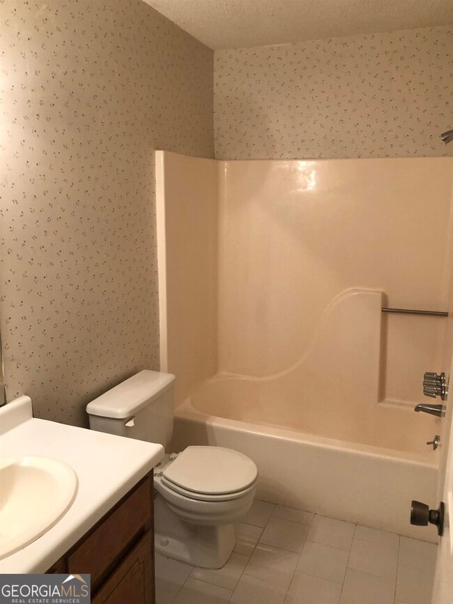 Building Photo - 415 Peabody St