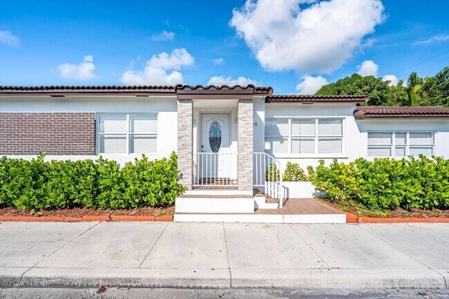 Building Photo - 1320 SW 17th Ave
