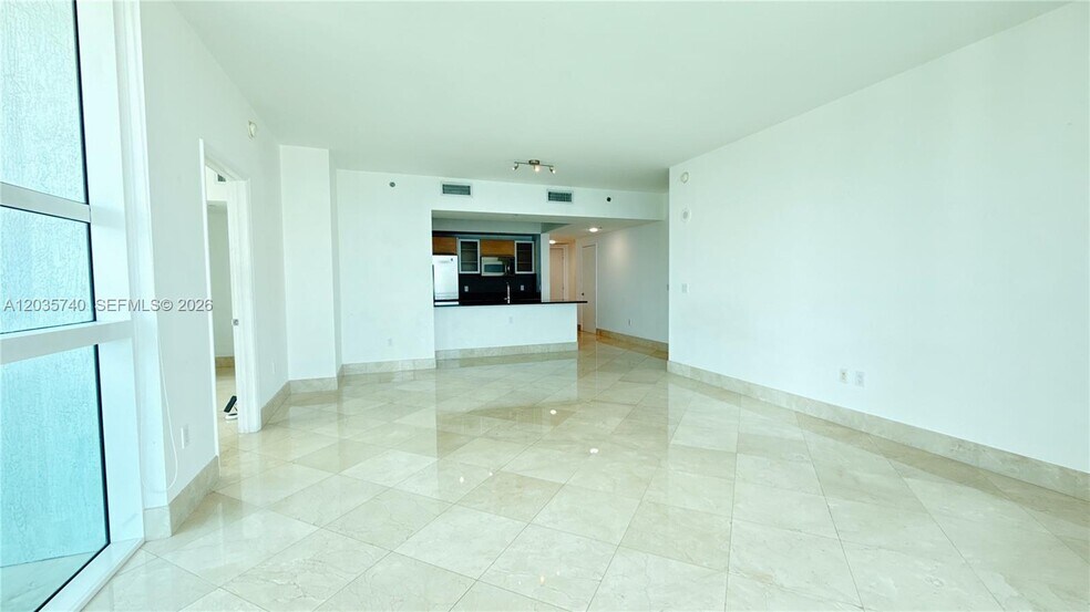 Building Photo - 950 Brickell Bay Dr