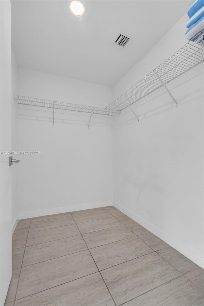 Building Photo - 3900 Biscayne Blvd