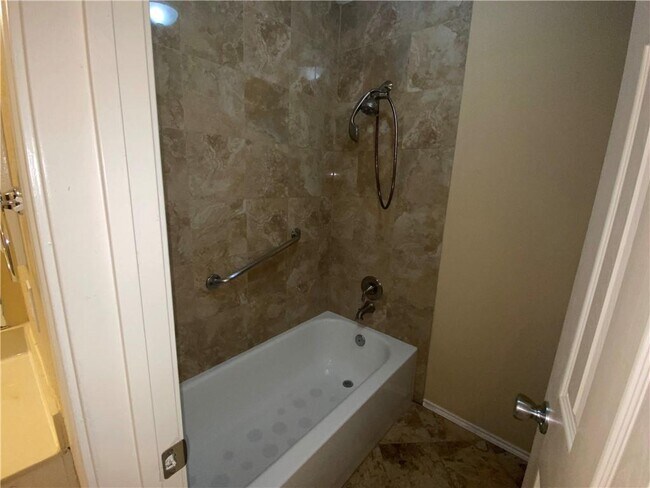 Building Photo - 700 David Curry Dr