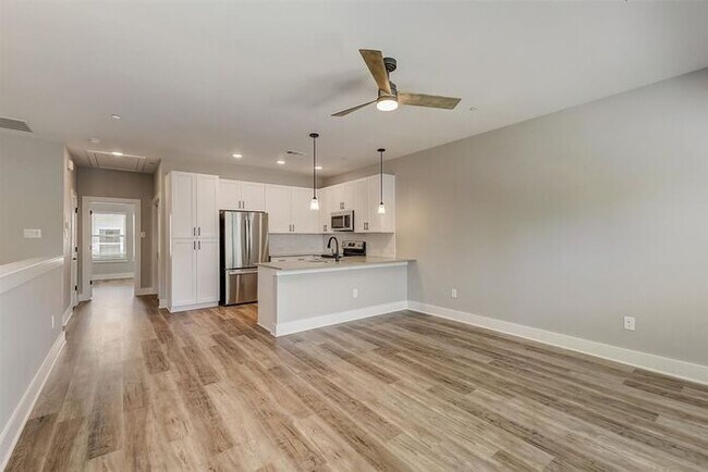 Building Photo - 3720 Florentine Dr