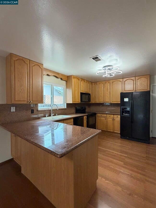 Building Photo - 1209 St Louis Dr