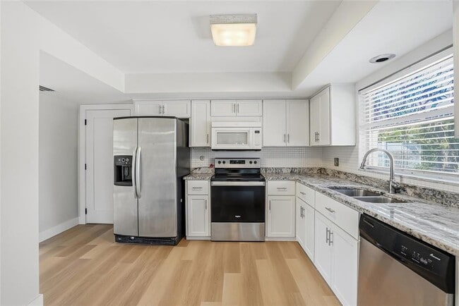 Building Photo - 1801 62nd Terrace S