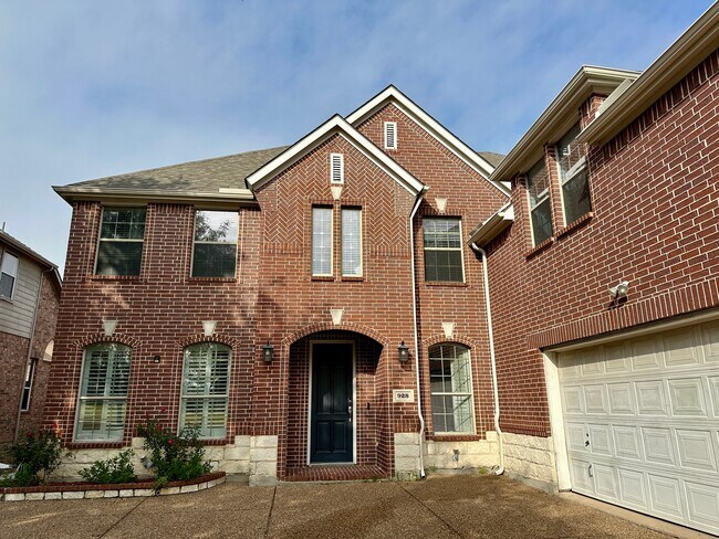 Building Photo - 928 Falcon Dr