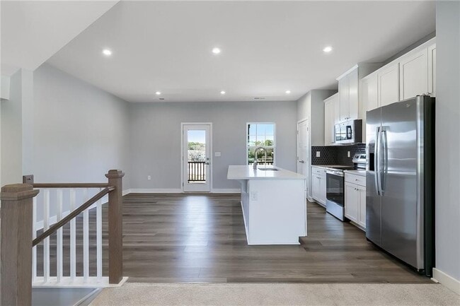 Building Photo - 3000 Zuma St