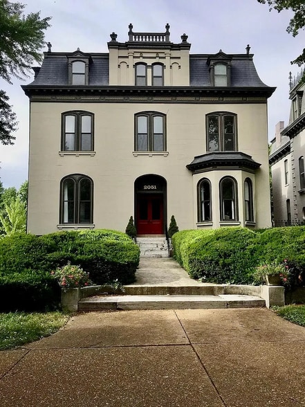 Park Ave Entrance - 2051 Park Ave