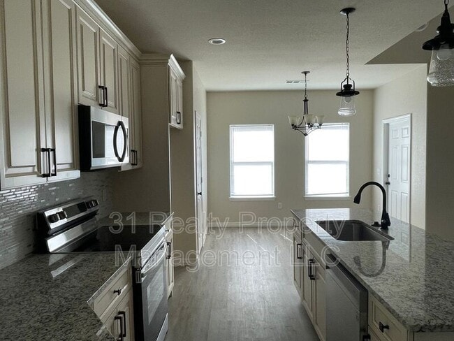 Building Photo - 5619 Mars Ave