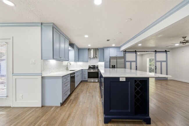 Building Photo - 855 Judiway St