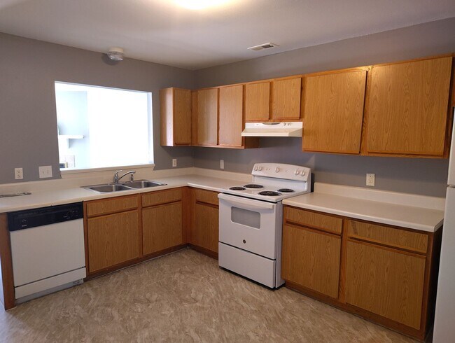Building Photo - 995 W Pueblo Dr