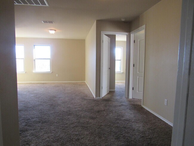 Building Photo - 6106 Eusebio Dr