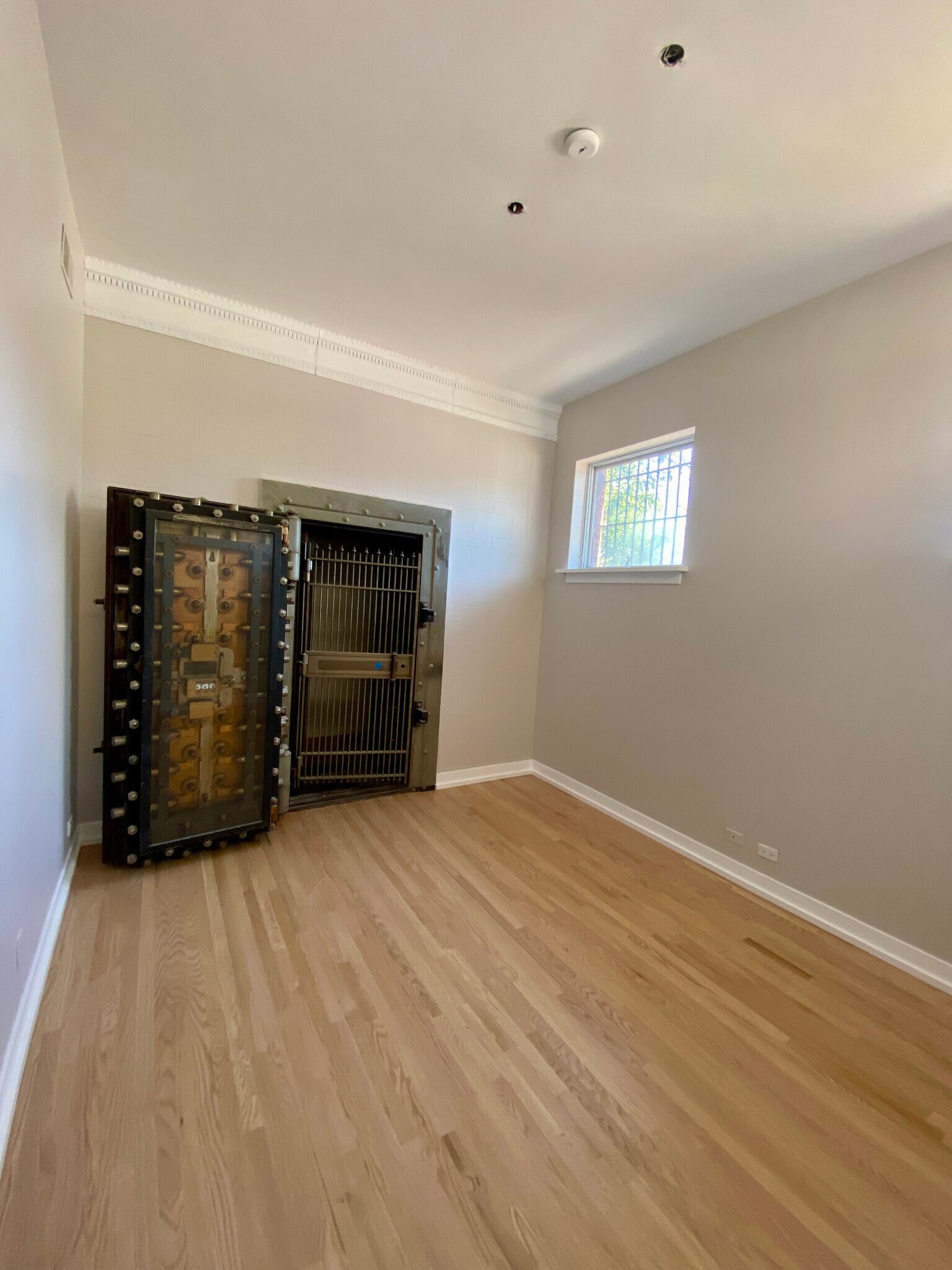 1st floor primary Bedroom - 1734 W Cortland St