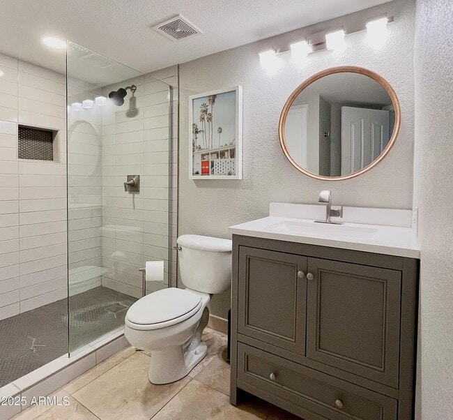 Building Photo - Spacious 1bdrm  light and bright bedroom with walk in closet