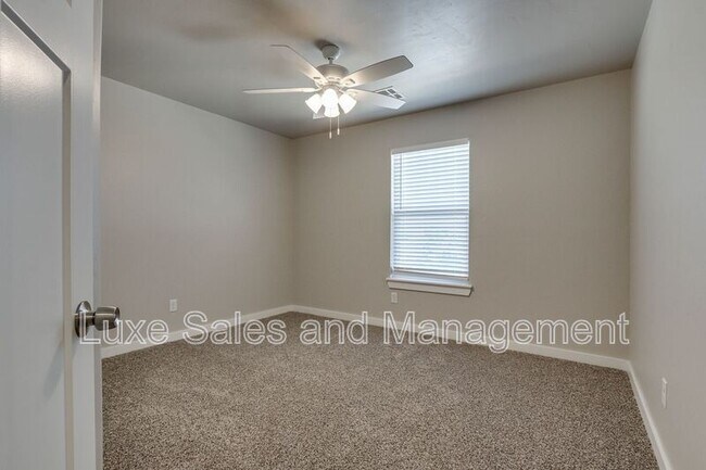Building Photo - 2188 Buena Vida Ln