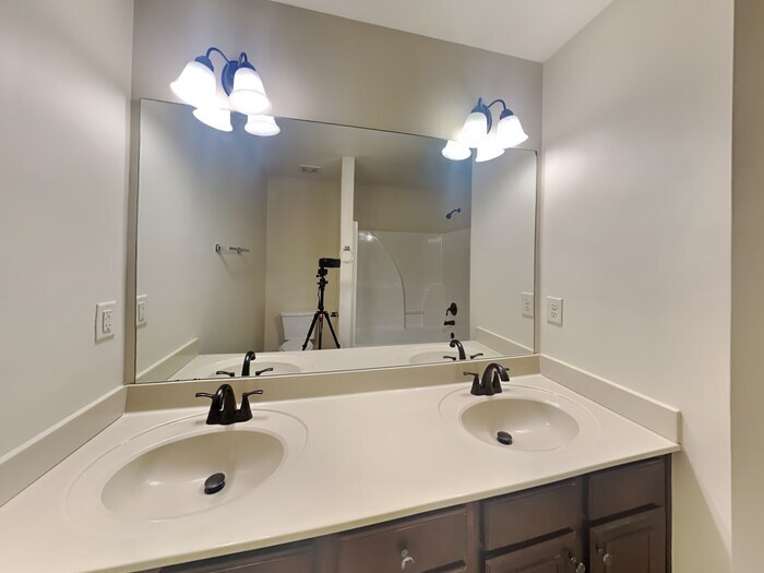 Building Photo - 180 Kubol Dr