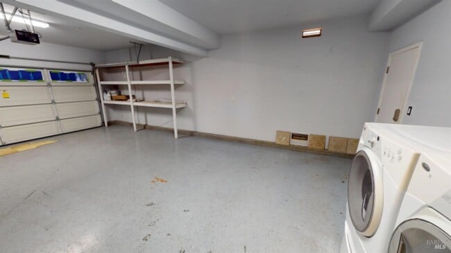 Building Photo - 2060 Pascal St