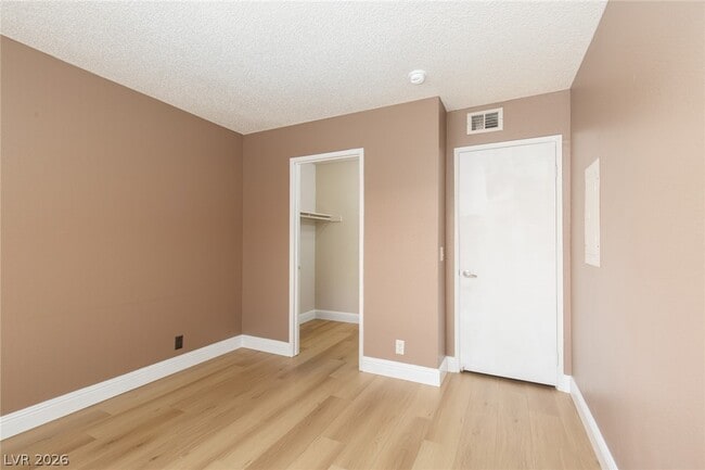 Building Photo - 3151 N Soaring Gulls Dr