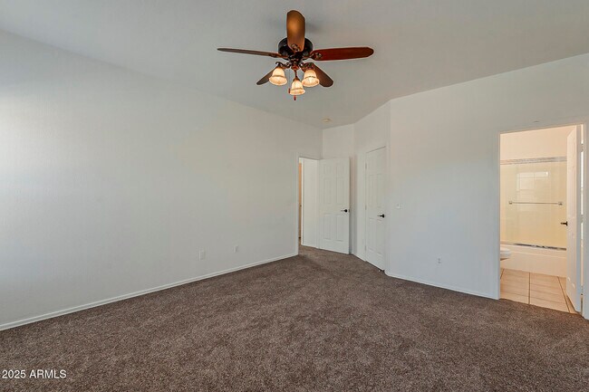 Building Photo - 2286 E Peach Tree Dr