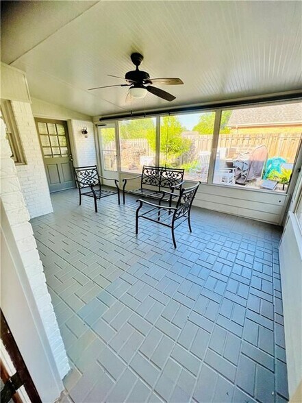 Building Photo - 205 Kinderhill Ct