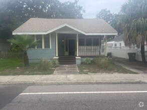 Building Photo - Tampa Heights Bungalow walk to Armature Works