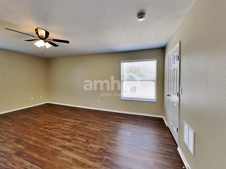 Building Photo - 30915 Sonnet Glen Dr