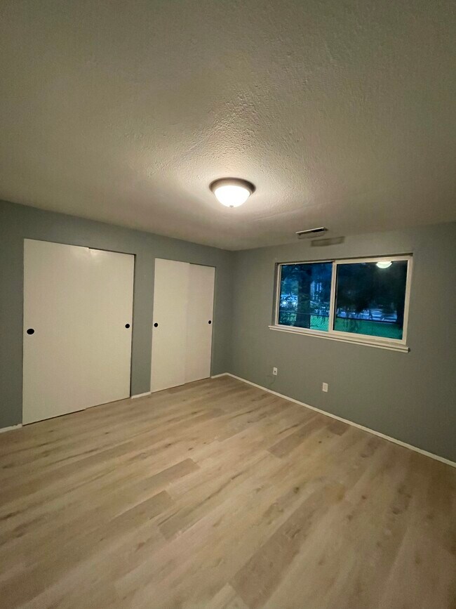 Building Photo - 6330 Neylon Dr SW