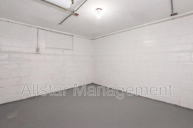 Building Photo - 7508 Theota Ave