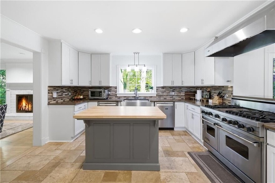 Building Photo - 4115 Glen Devon Dr NW