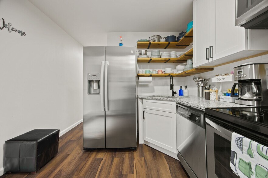 Building Photo - 3285 Marlanta Dr