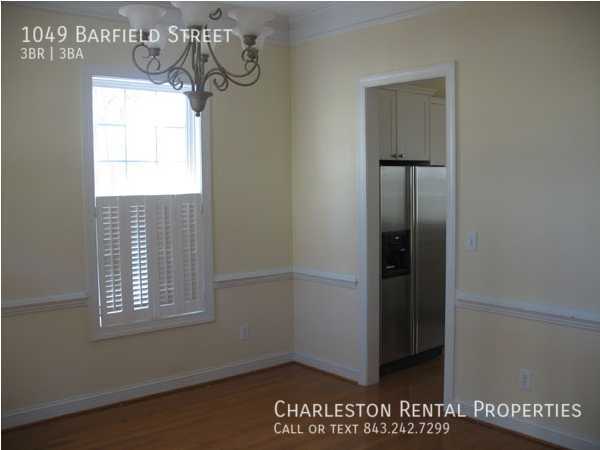 Building Photo - 1049 Barfield St